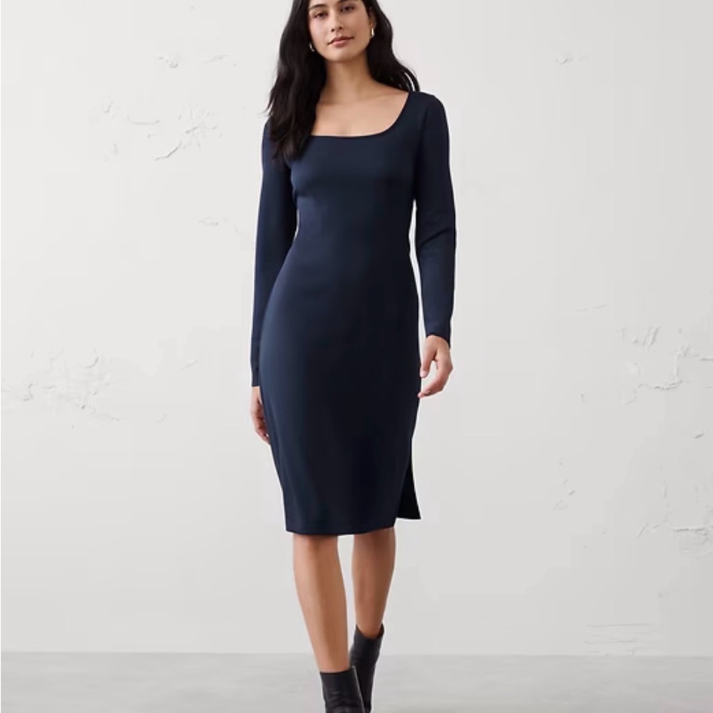 New never worn Banana Republic navy blue dress with long sleeves.